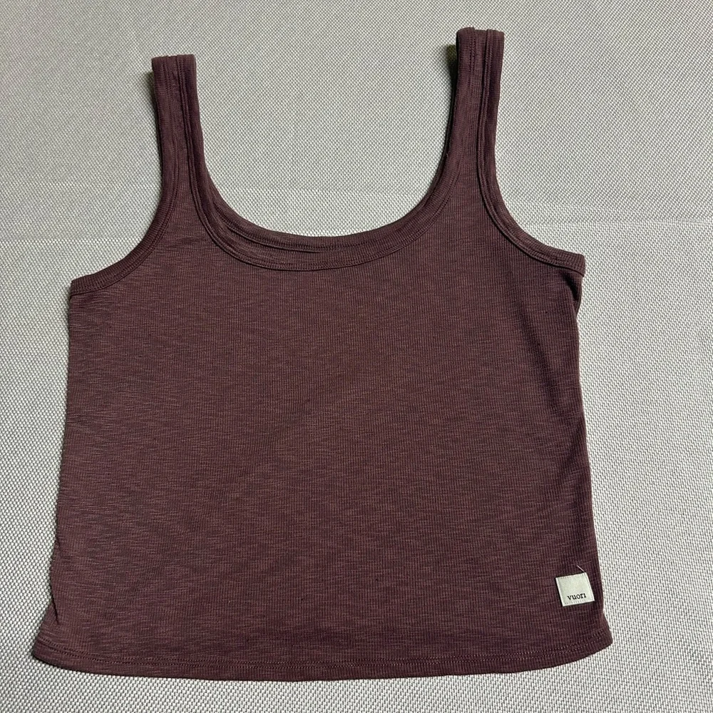 Vuori | Tops | Vuori Sunrise Crop Tank | 
Women's Purple Tank Top - Picture 2 of 6